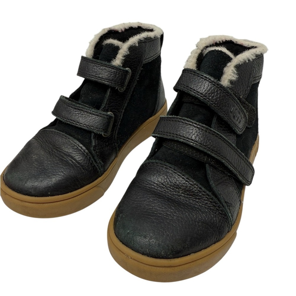 UGG shoes Toddler boys Size 11 Rennon II Trainer shoes black boots
